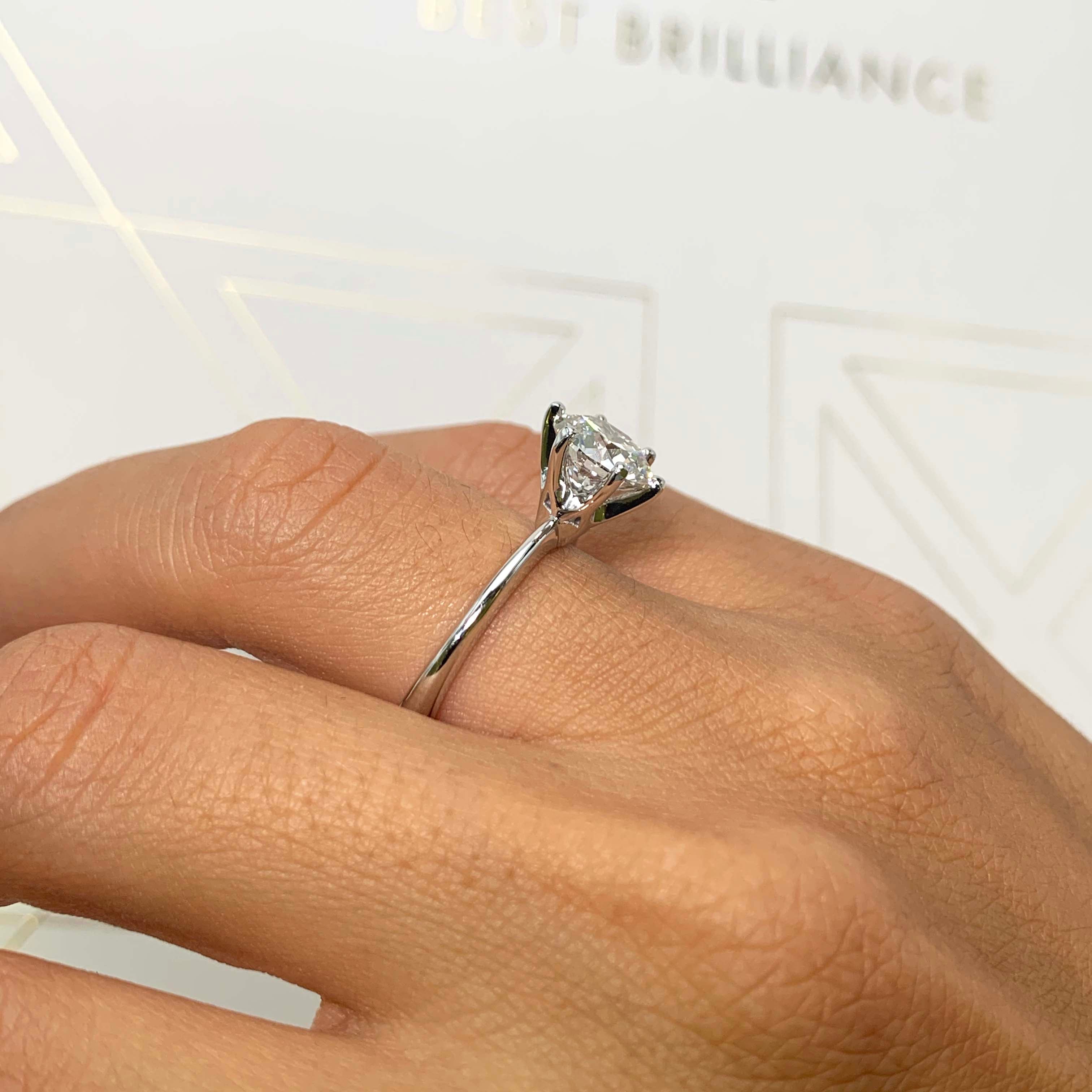 Platinum engagement ring with 0,15-carat diamond, colour G, clarity VS |  DAMIANI